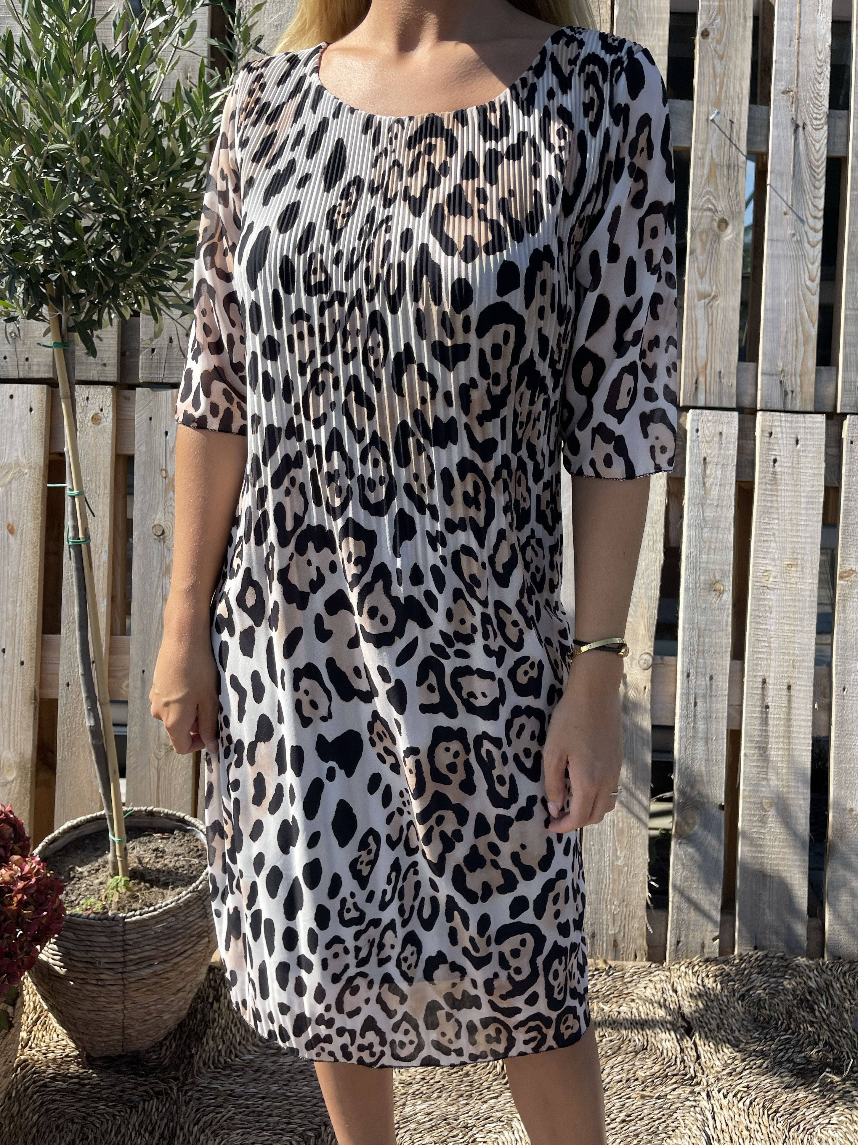 Zion Leo - Plisserad klänning med leopardmönster - Rose